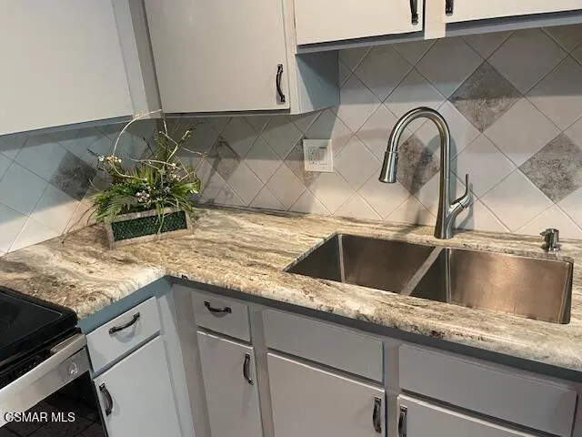 $429,000 | 1256 Patricia Avenue, Unit 10, Simi Valley, CA 93065