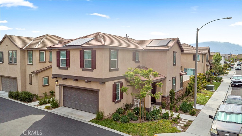 2476 Gunner Ridge Way Rialto, CA 92377 - Photo 6 of 34