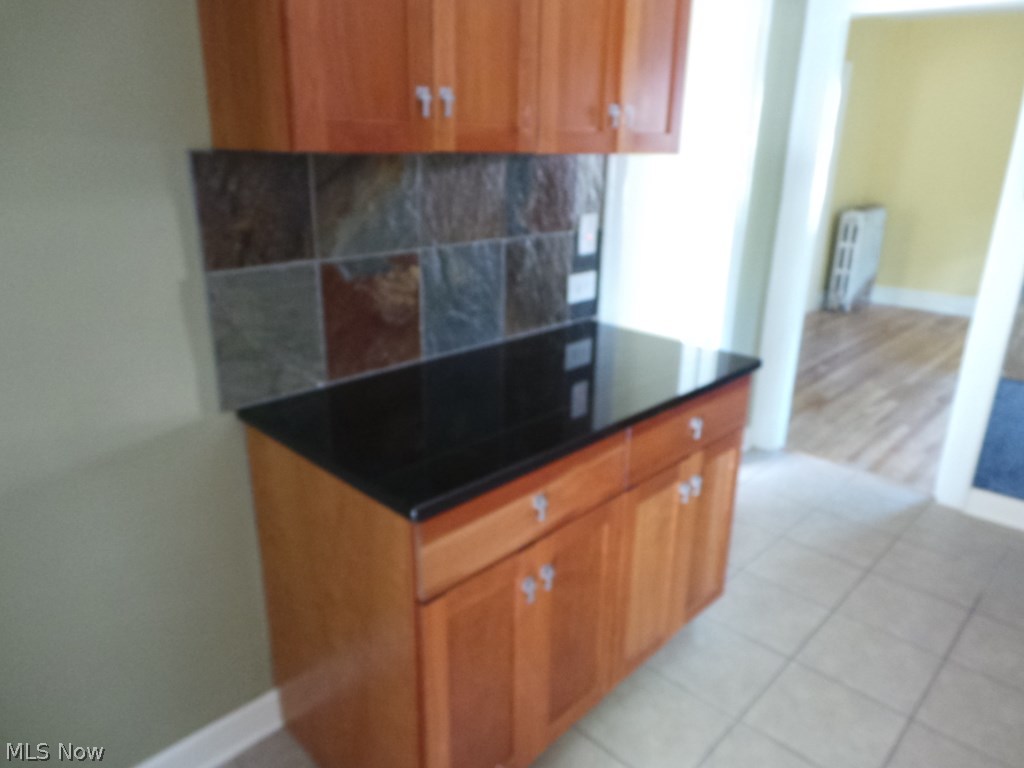 2920 Hampshire Road Cleveland, OH 44118 - Photo 3 of 15