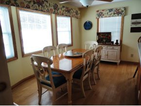 701 Ridgefield Road Elizabethton, TN 37643 - Photo 8 of 15 dinning room with great views