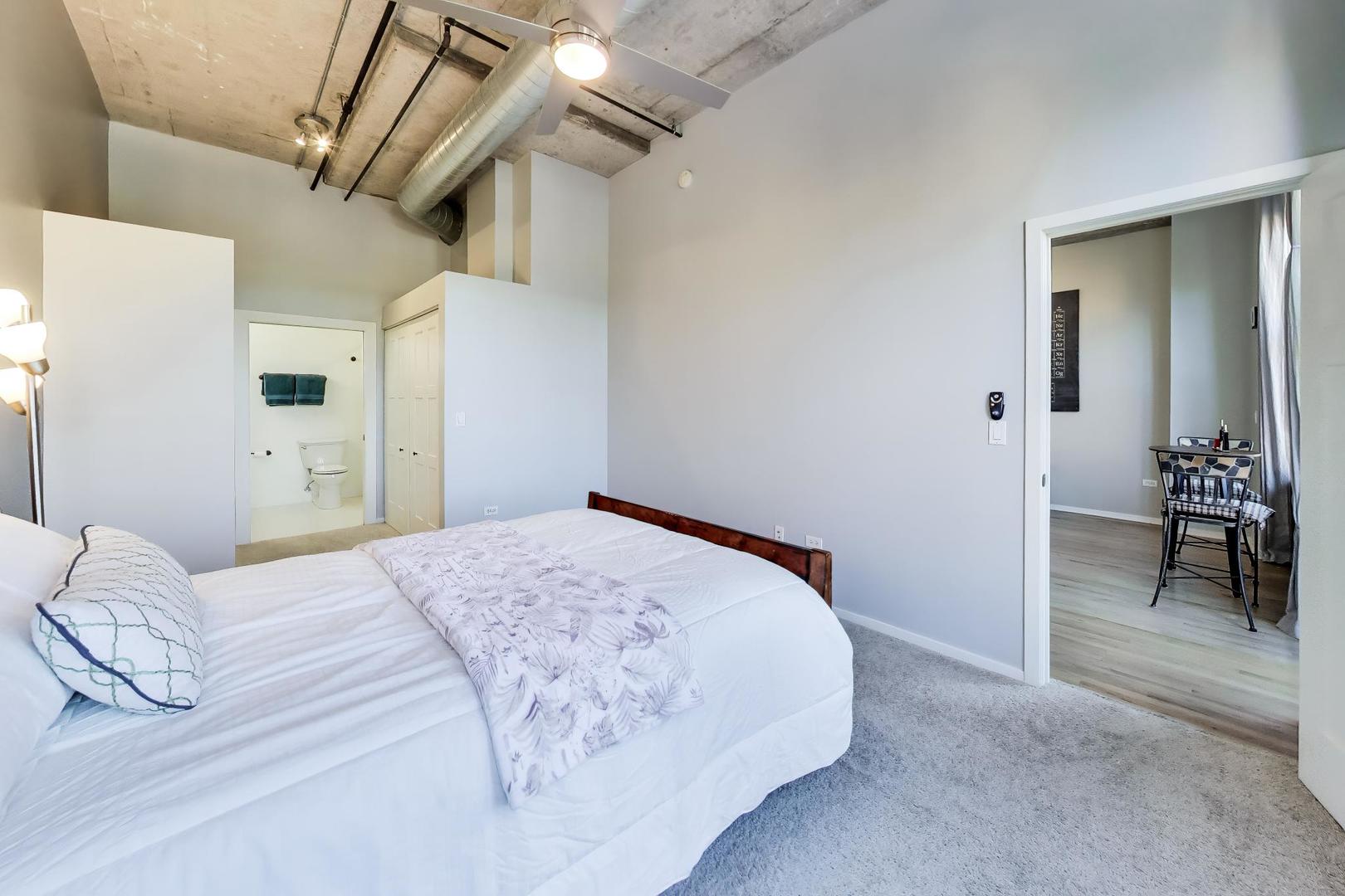 6 South Laflin Street, Unit 301 Chicago, IL 60607 - Photo 18 of 33 Gallery Image 18