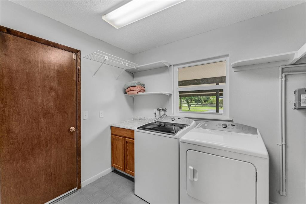 1660 West Beresford Road DeLand, FL 32720 - Photo 24 of 61 Laundry Room