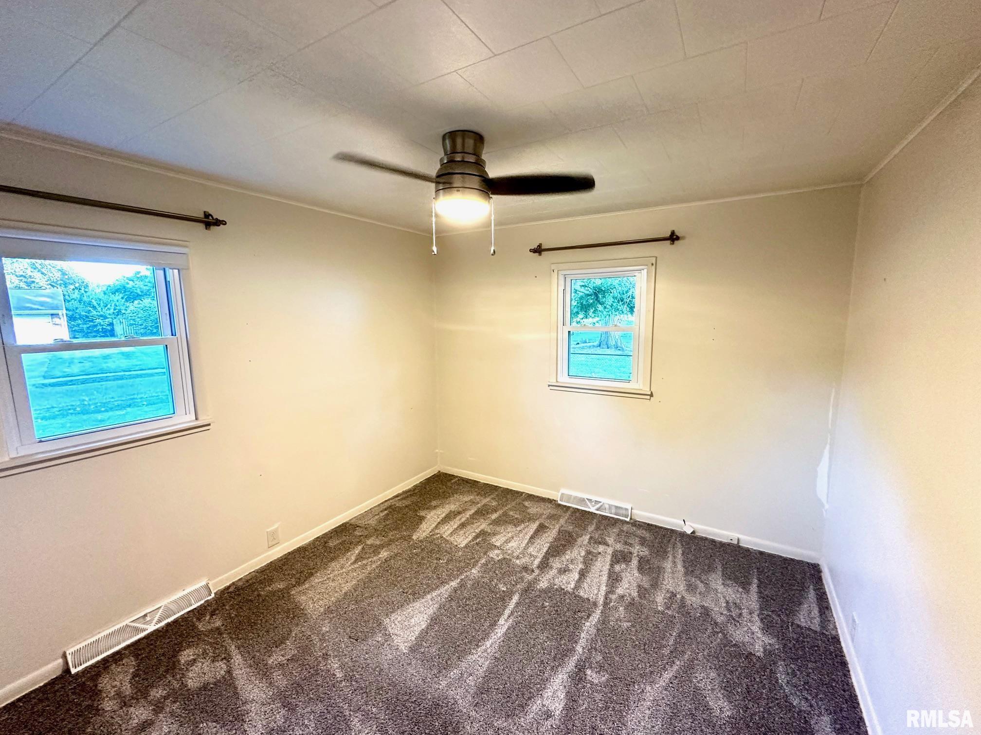 207 Mound Place Jacksonville, IL 62650 - Photo 11 of 15