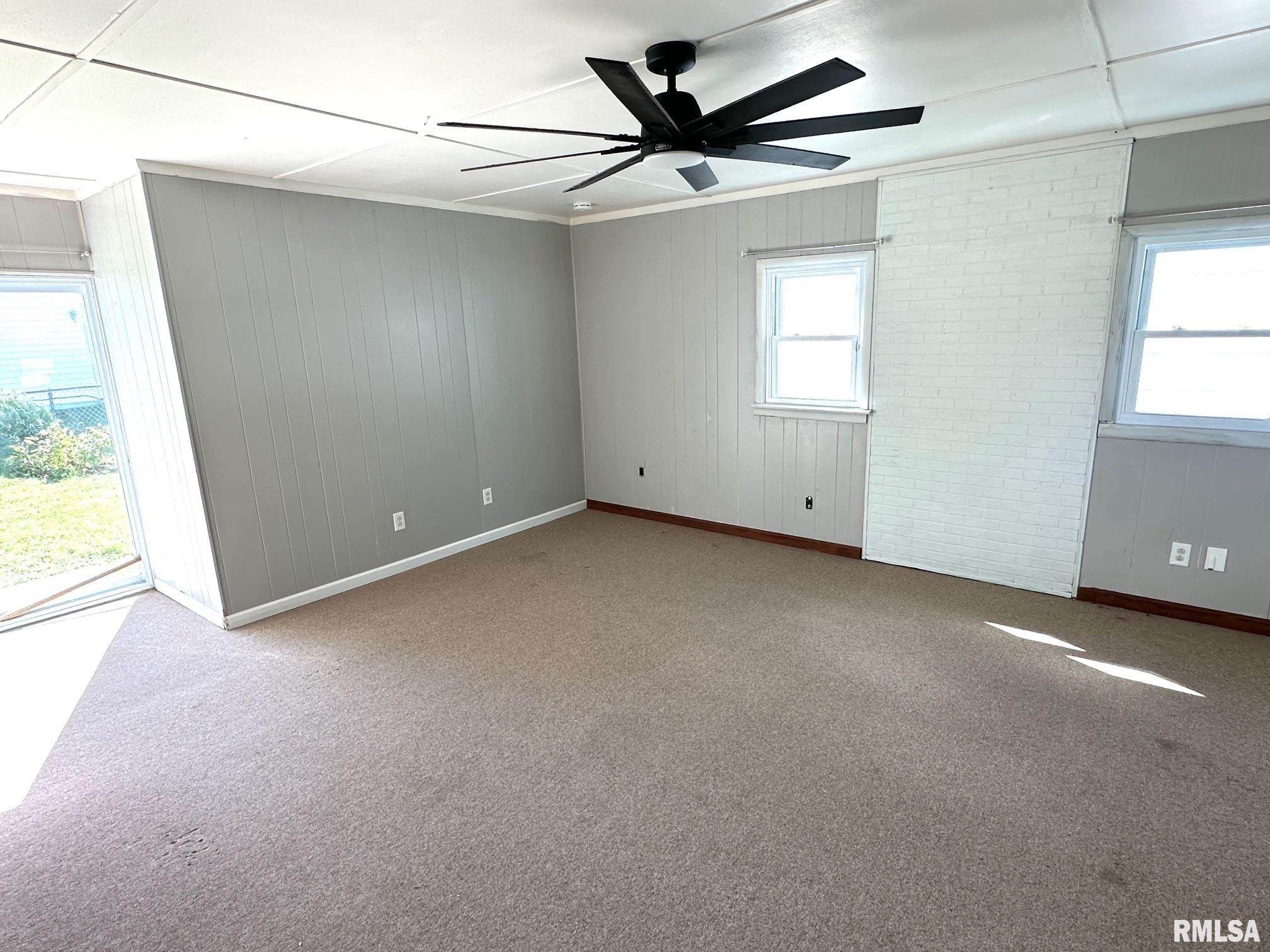 207 Mound Place Jacksonville, IL 62650 - Photo 8 of 15