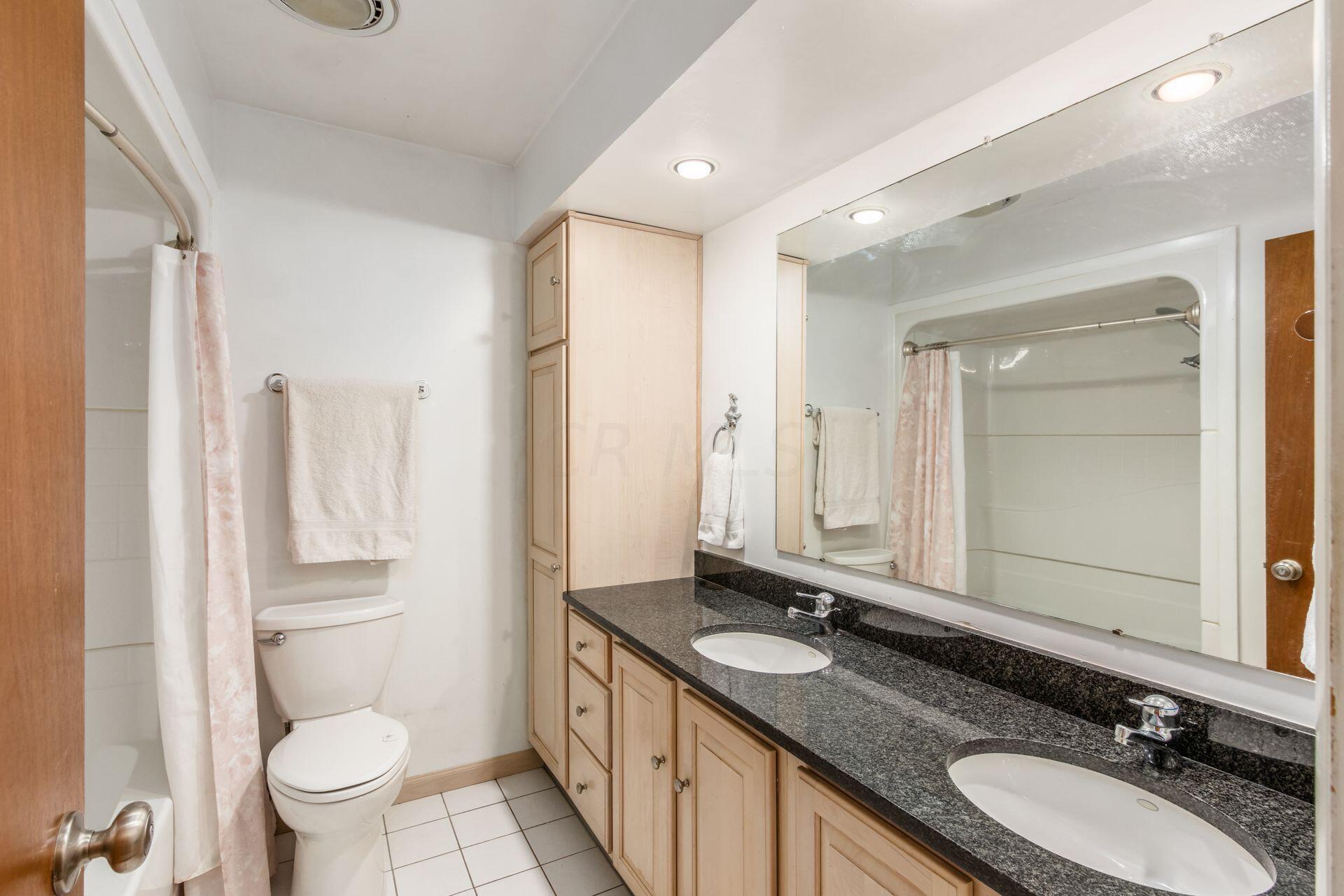 4453 Willowbrook Road Columbus, OH 43220 - Photo 16 of 29 Bath 2
