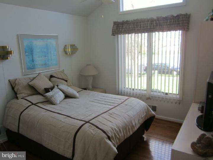 42 Crown Road Somerset, NJ 08873 - Photo 17 of 23 Gallery Image 17