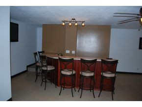 807 Swadley Road, Unit 9 Johnson City, TN 37601 - Photo 18 of 24 Bar