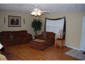 807 Swadley Road, Unit 9 Johnson City, TN 37601 - Photo 5 of 24 Neutral paint