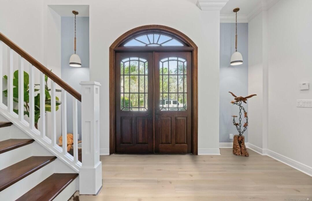 3338 Greenway Drive Jupiter, FL 33458 - Photo 4 of 50 Entry