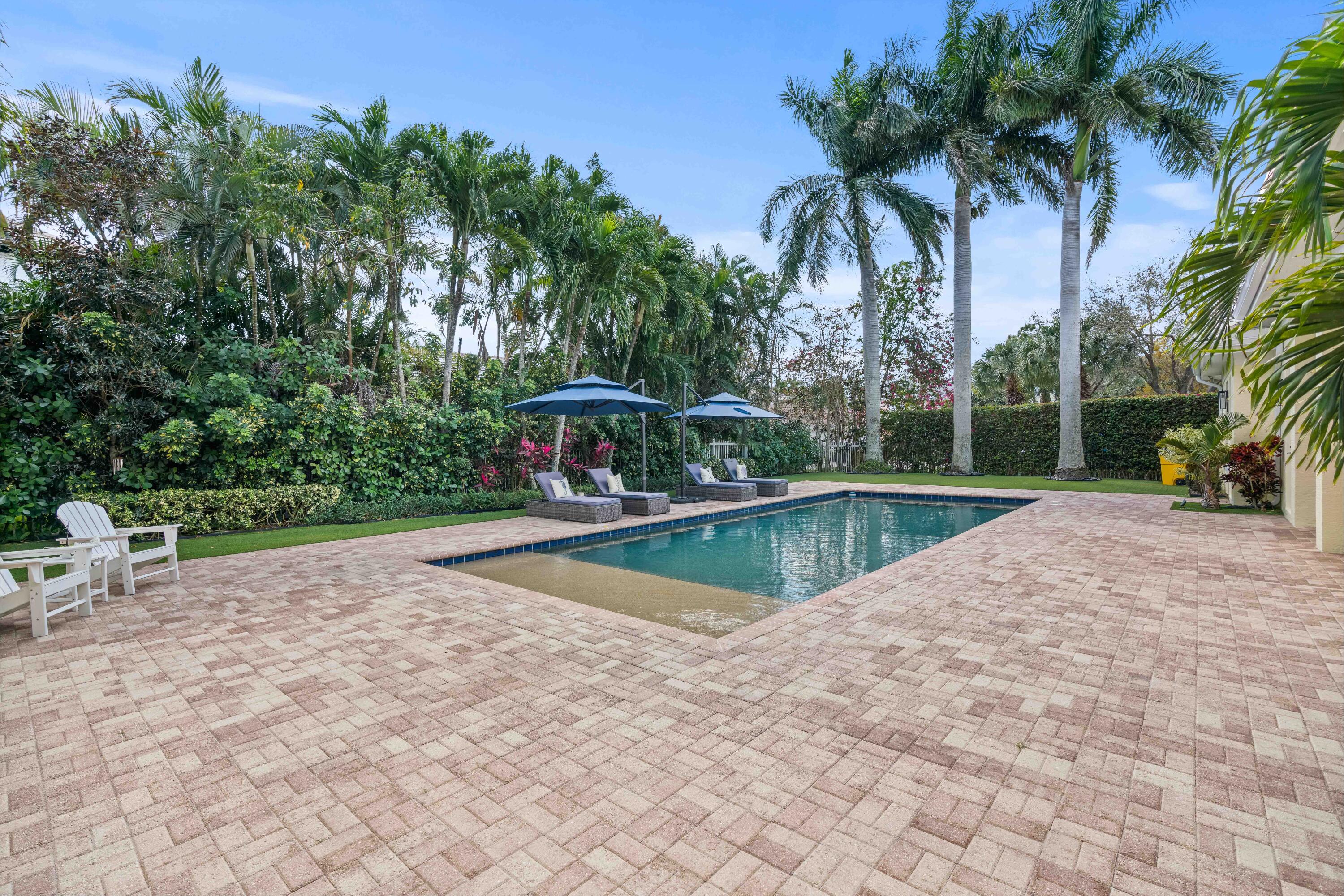 3338 Greenway Drive Jupiter, FL 33458 - Photo 42 of 50 Pool