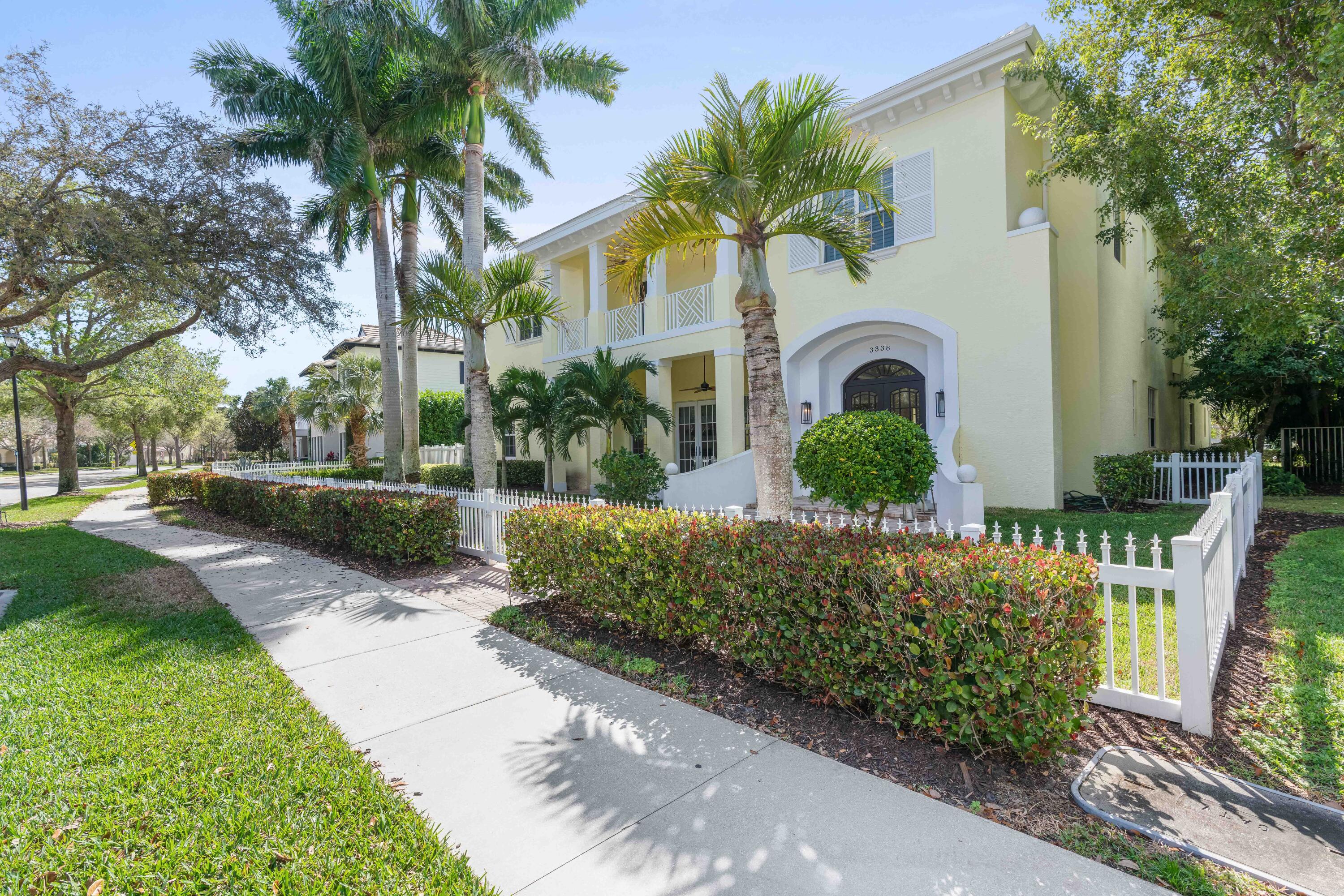 3338 Greenway Drive Jupiter, FL 33458 - Photo 46 of 50 Front