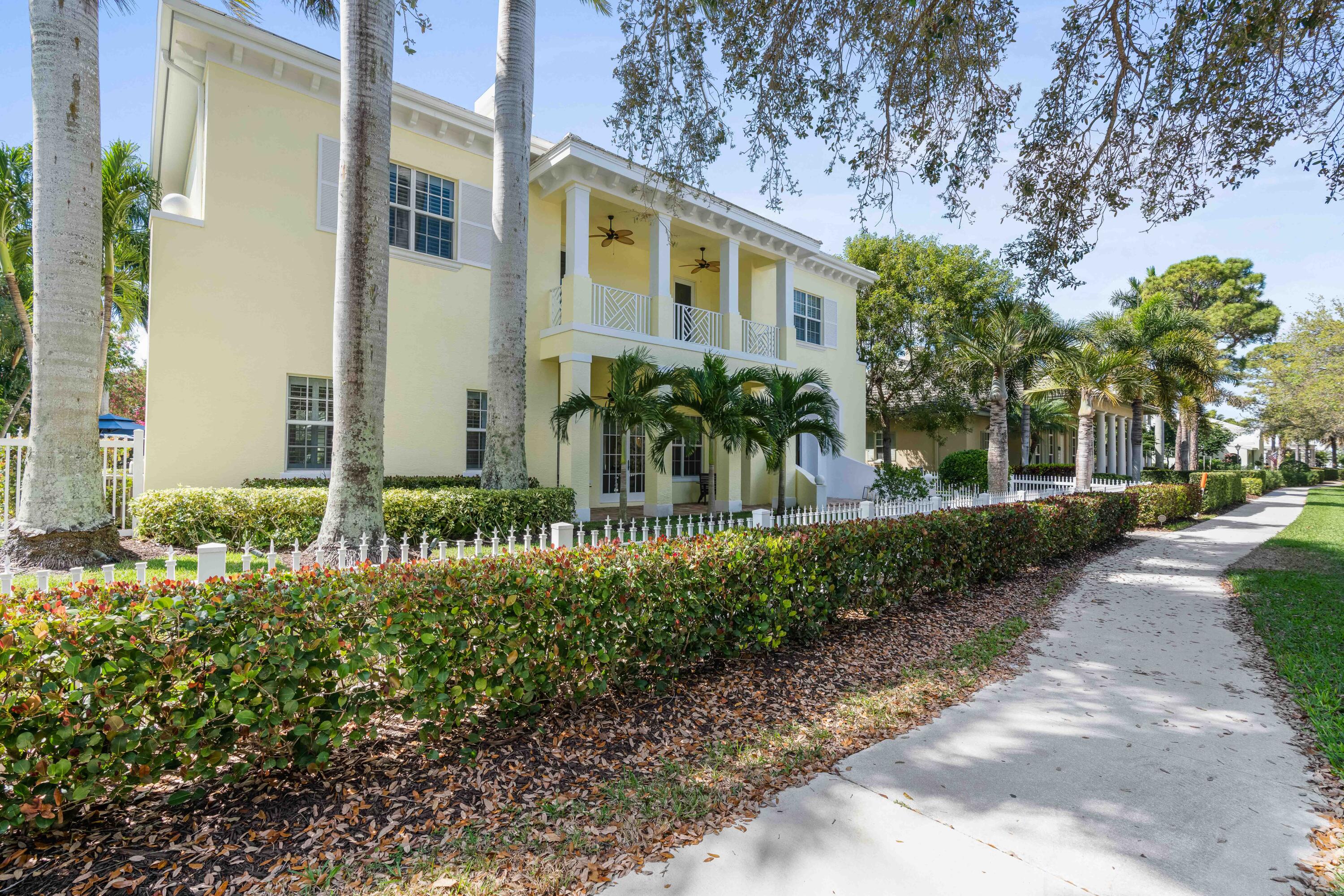 3338 Greenway Drive Jupiter, FL 33458 - Photo 47 of 50 Front