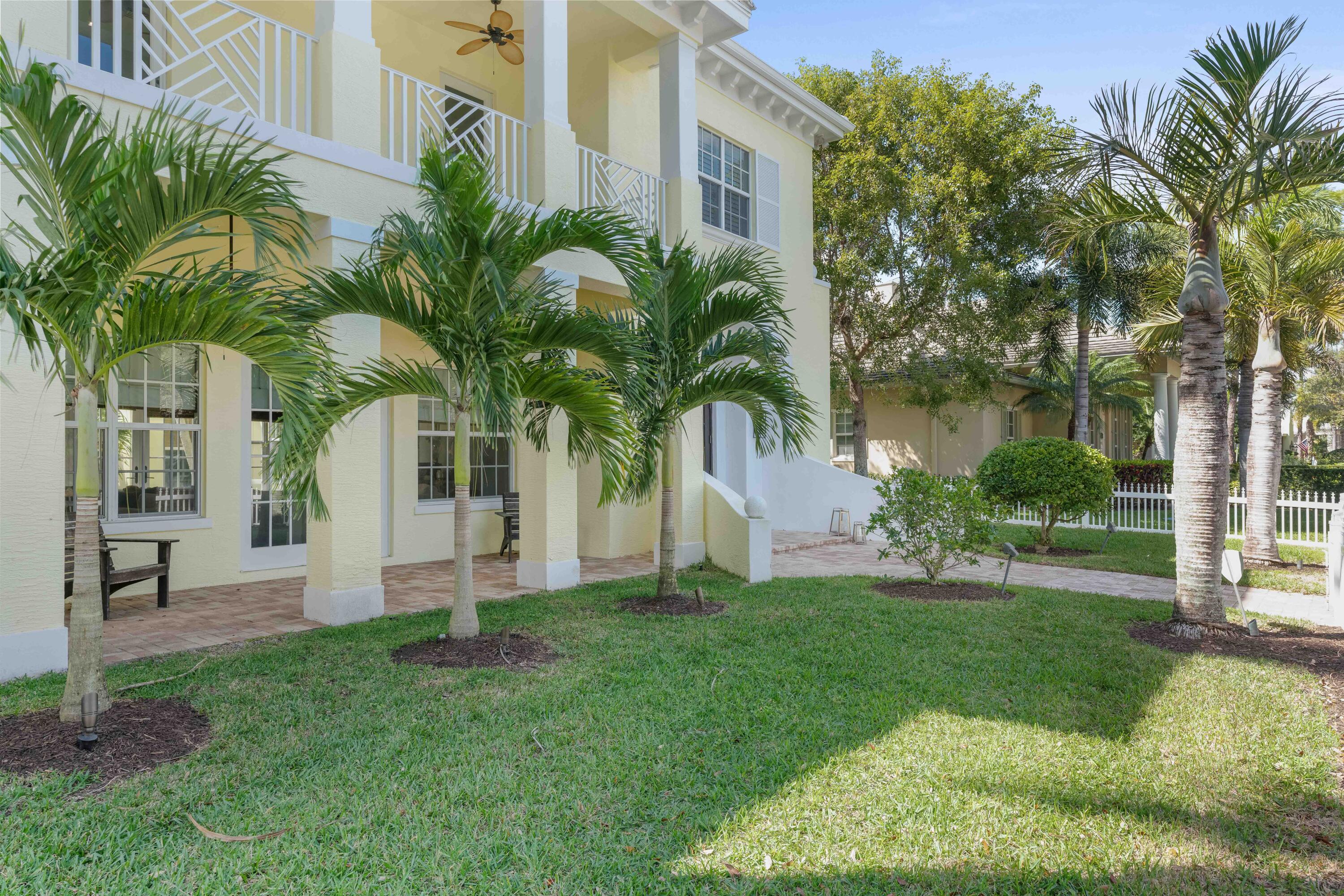 3338 Greenway Drive Jupiter, FL 33458 - Photo 49 of 50 Front
