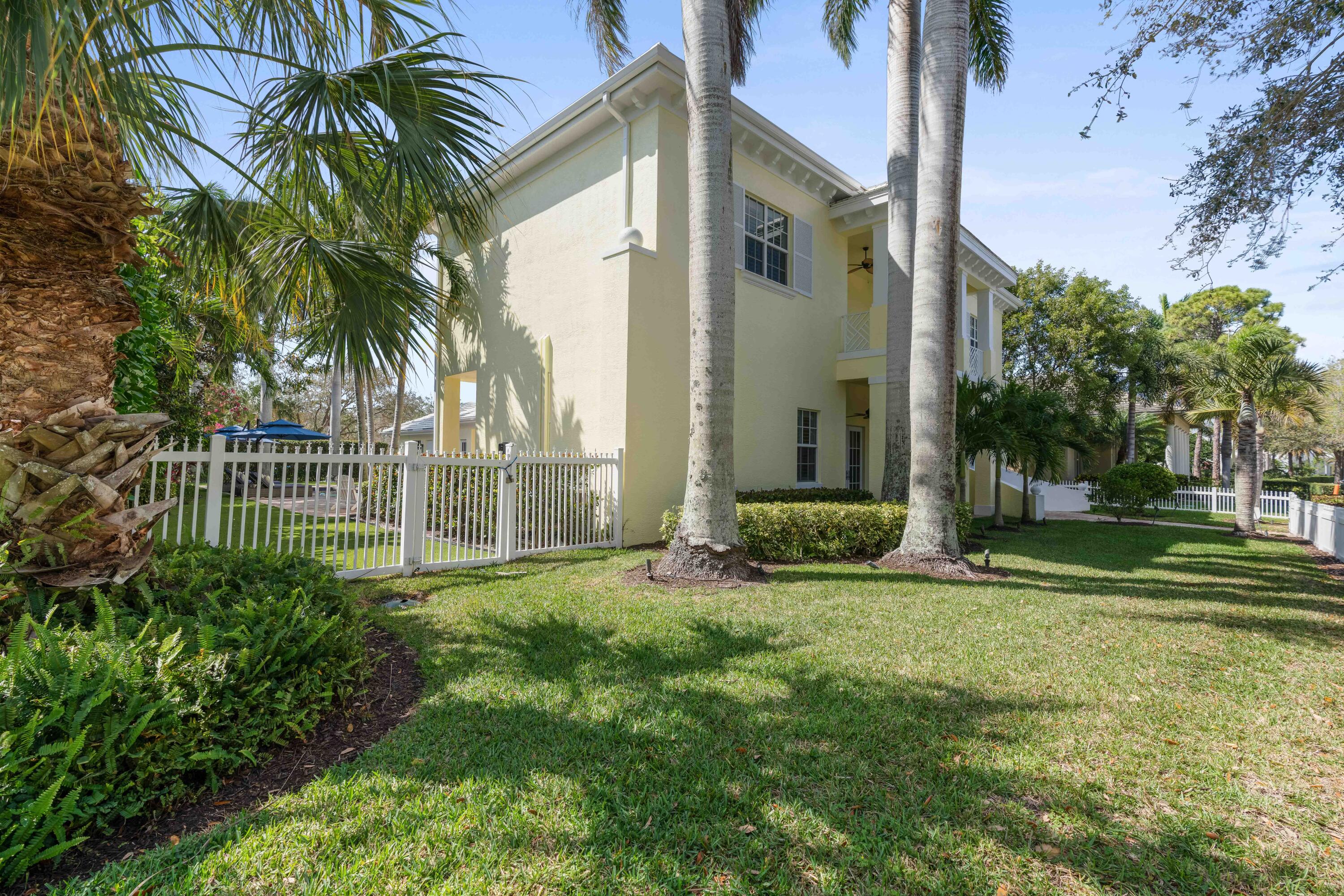 3338 Greenway Drive Jupiter, FL 33458 - Photo 50 of 50 Front