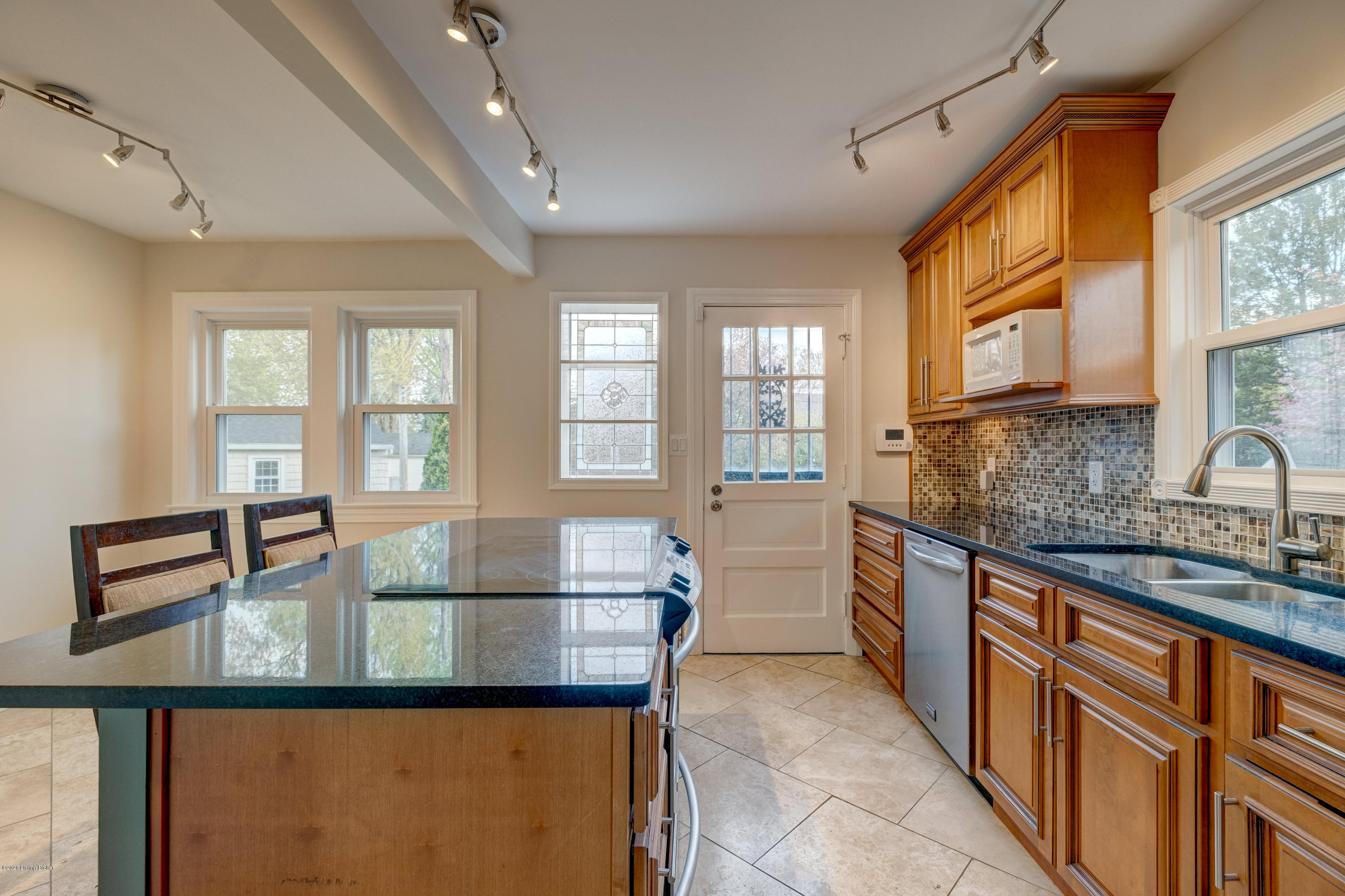 2320 Manchester Road Louisville, KY 40205 - Photo 22 of 73 2330Manchester_Klunk-21