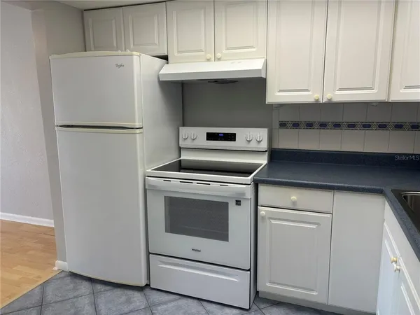 $1,900 | 3160 36th Street North, Unit 102, St. Petersburg, FL 33713