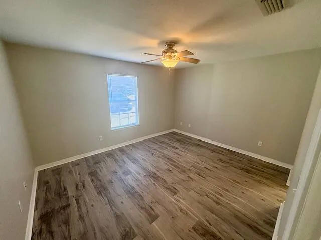 $2,200 | 2027 Las Vegas Trail, Navarre, FL 32566