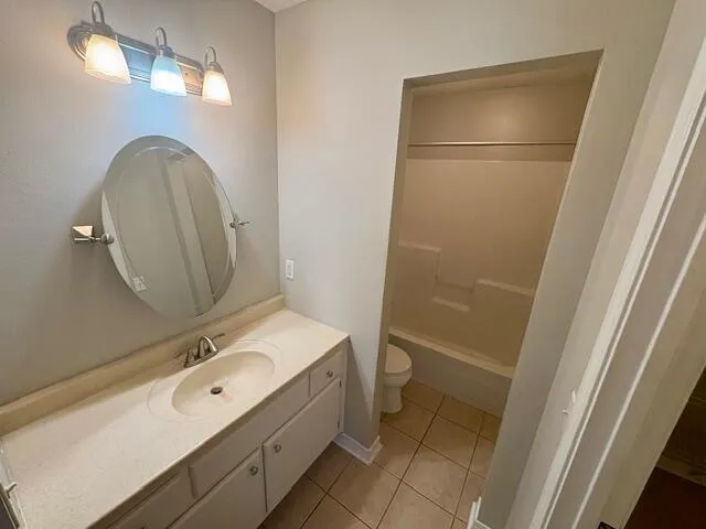 $2,200 | 2027 Las Vegas Trail, Navarre, FL 32566