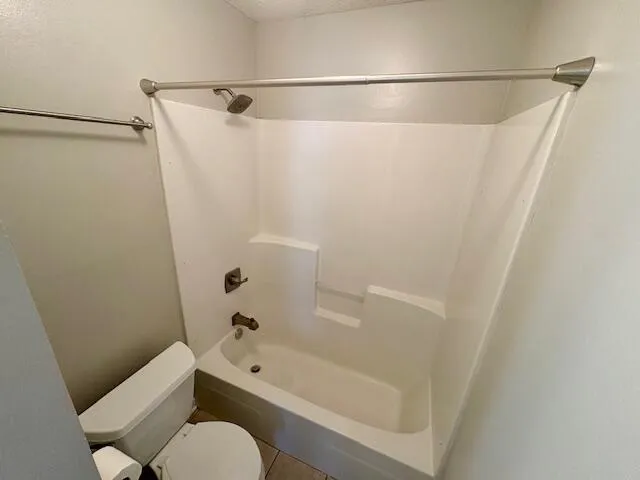 $2,200 | 2027 Las Vegas Trail, Navarre, FL 32566