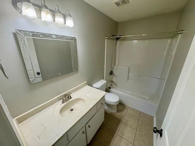 $2,200 | 2027 Las Vegas Trail, Navarre, FL 32566