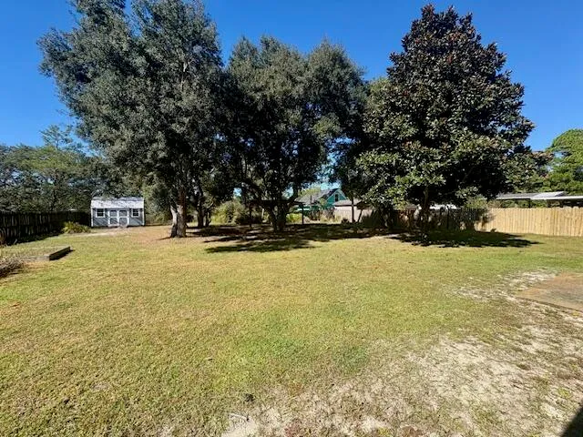 $2,200 | 2027 Las Vegas Trail, Navarre, FL 32566