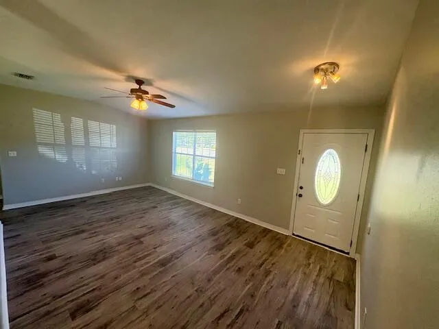 $2,200 | 2027 Las Vegas Trail, Navarre, FL 32566