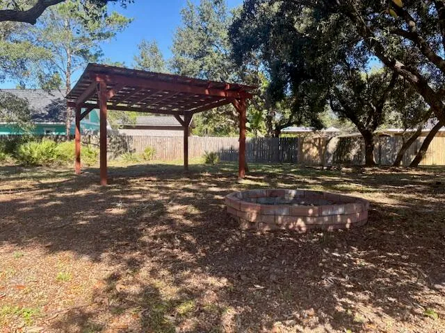 $2,200 | 2027 Las Vegas Trail, Navarre, FL 32566