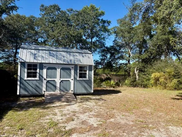 $2,200 | 2027 Las Vegas Trail, Navarre, FL 32566