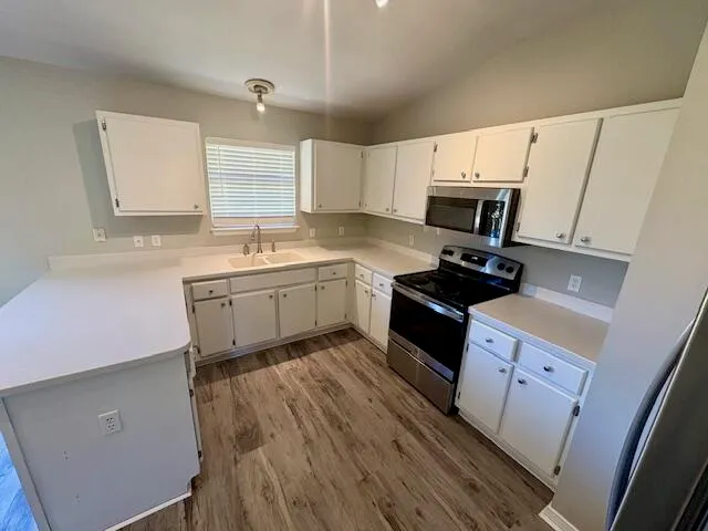 $2,200 | 2027 Las Vegas Trail, Navarre, FL 32566