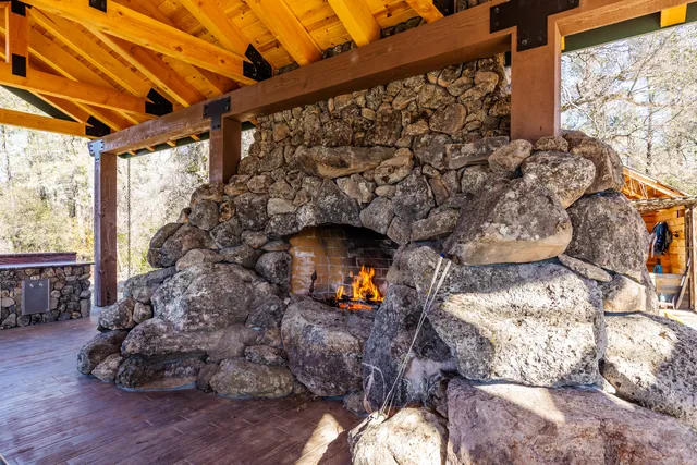 a view of a lake with houses
