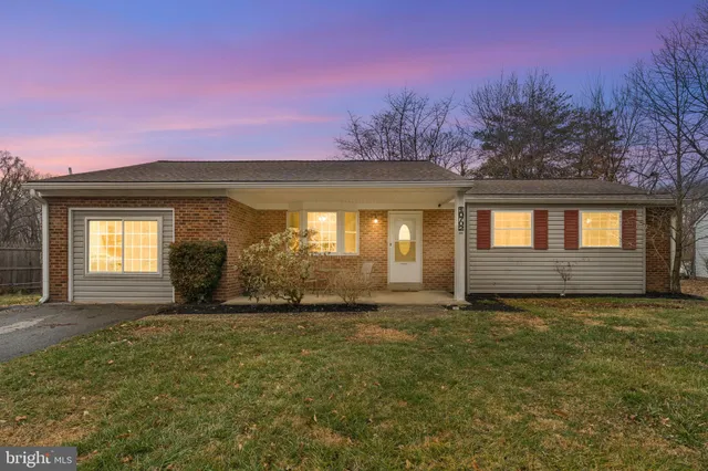 $450,000 | 10702 Westwood Lane, Waldorf, MD 20601