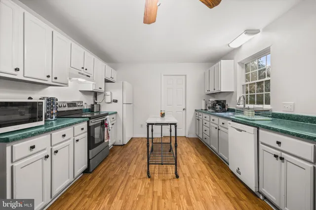 $450,000 | 10702 Westwood Lane, Waldorf, MD 20601