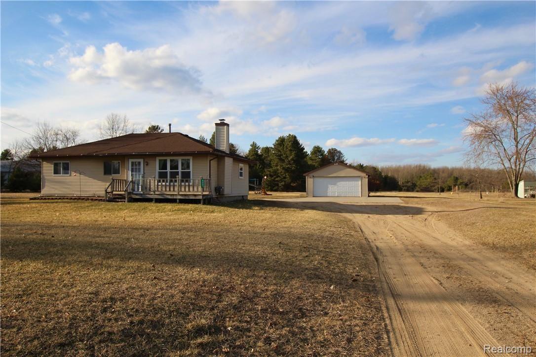 8405 East Coldwater Road Davison, MI 48423 - Photo 1 of 18 IMG_2192.jpg