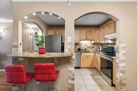 $184,900 | 5645 Green Cir Drive, Unit 108, Hopkins, MN 55343