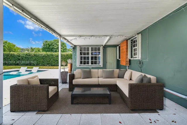 $4,000 | 5713 Jefferson Street, Hollywood, FL 33023