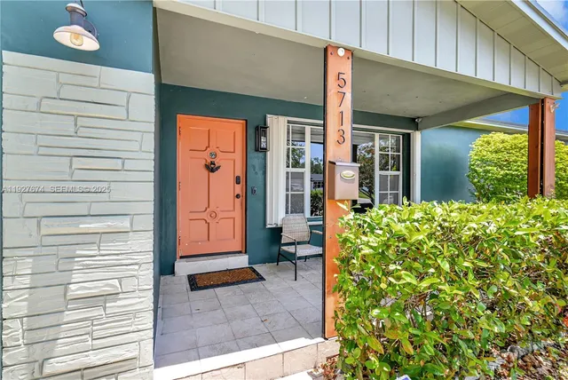 $4,000 | 5713 Jefferson Street, Hollywood, FL 33023