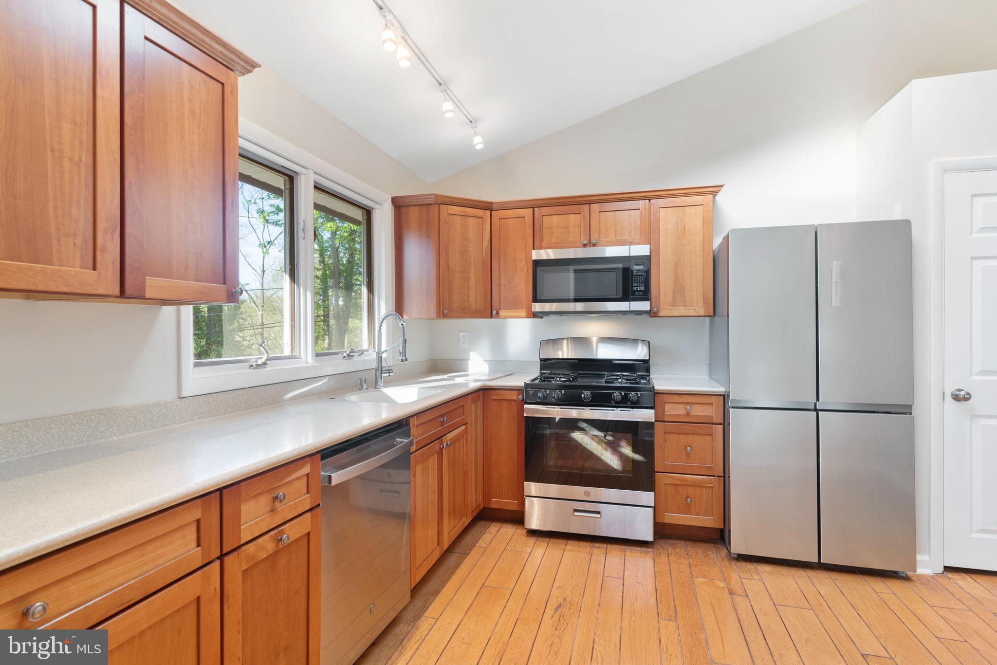 7780 Green Valley Road Wyncote, PA 19095 - Photo 4 of 14 Gallery Image 4