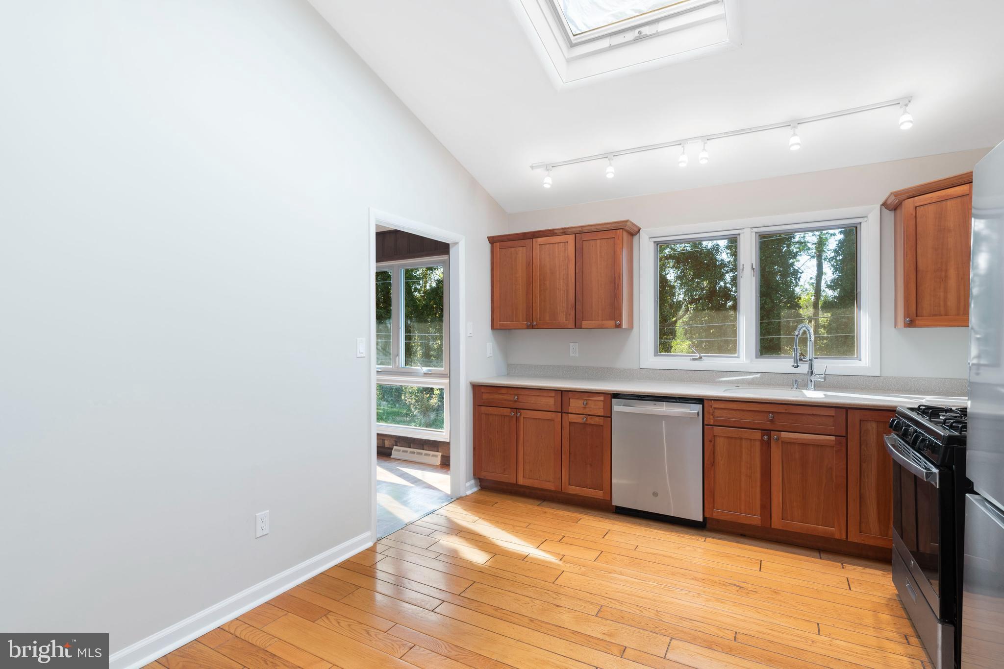 7780 Green Valley Road Wyncote, PA 19095 - Photo 5 of 14 Gallery Image 5