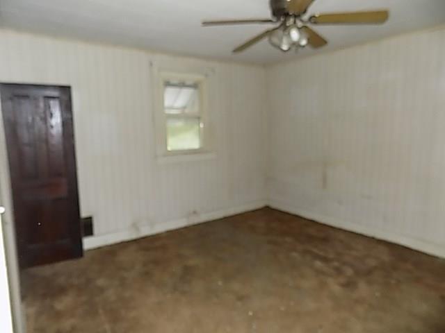 7028 Pleasant Valley Road Irwin, PA 15642 - Photo 4 of 11 Gallery Image 4