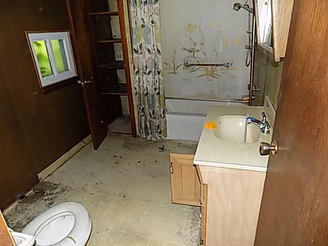 7028 Pleasant Valley Road Irwin, PA 15642 - Photo 7 of 11 Gallery Image 7