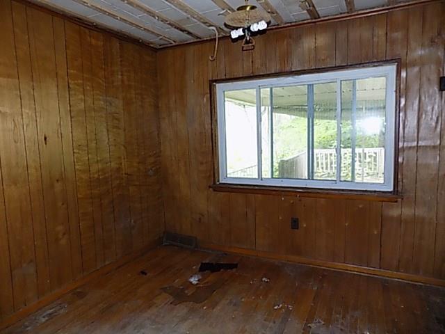 7028 Pleasant Valley Road Irwin, PA 15642 - Photo 10 of 11 Gallery Image 10