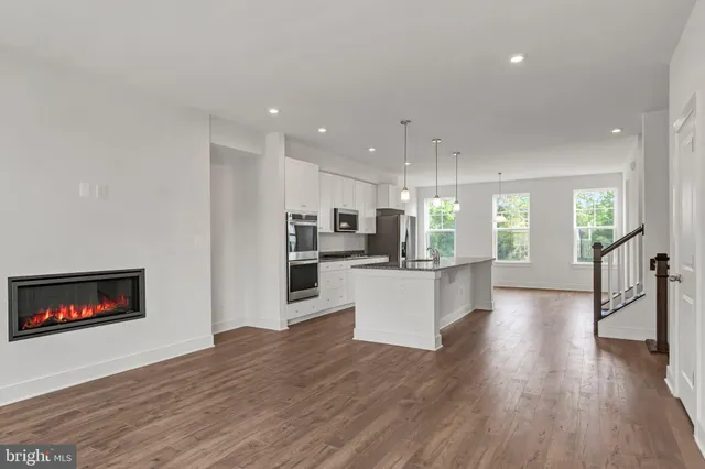 $3,650 | 1648 Sandpiper Bay Loop, Dumfries, VA 22026