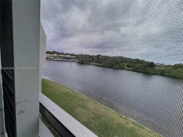 $165,000 | 9450 Poinciana Place, Unit 405, Davie, FL 33324