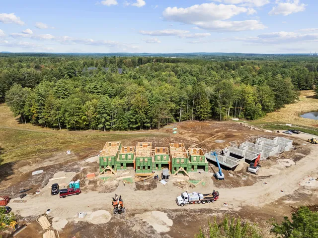 $689,000 | 13 Fairway Commons Drive, Unit 13, Gorham, ME 04038