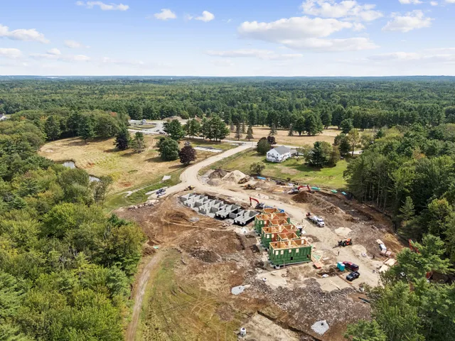 $689,000 | 13 Fairway Commons Drive, Unit 13, Gorham, ME 04038