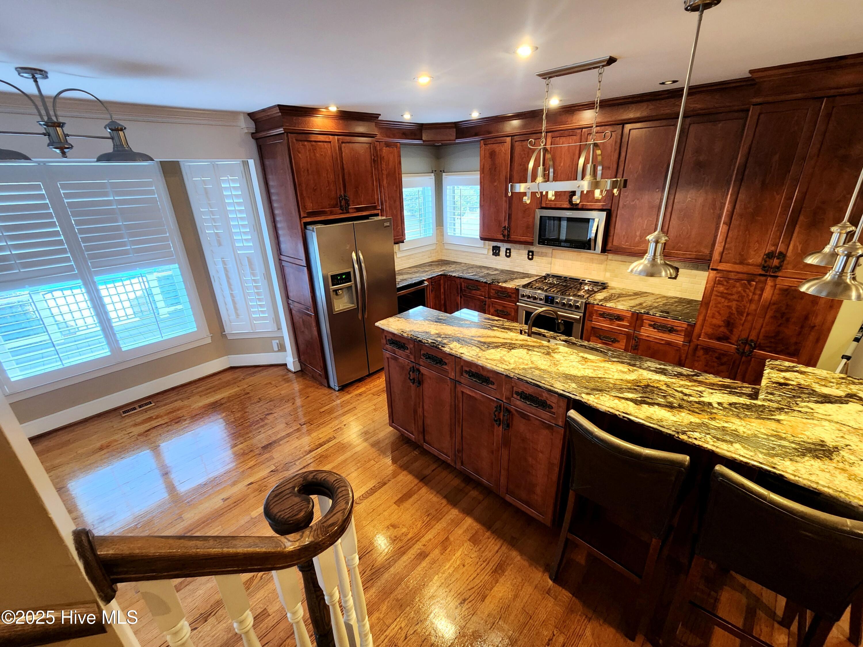 199 Briary Run Road Kinston, NC 28501 - Photo 5 of 37 Kitchen and eat in kitchen area