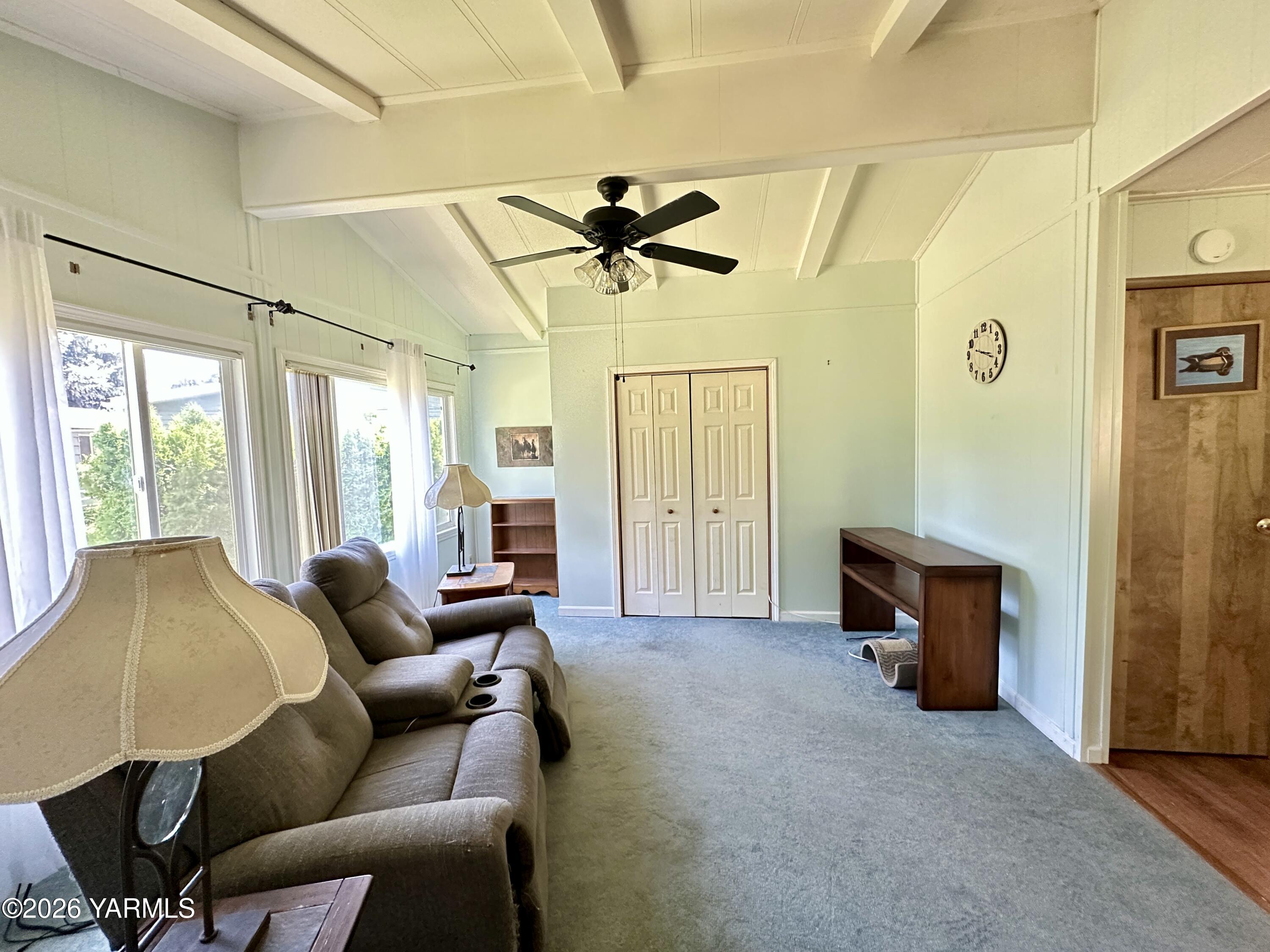 3701 Gun Club Road, Unit 34 Yakima, WA 98901 - Photo 17 of 22 Living Room