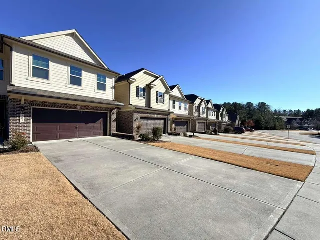 $2,195 | 305 Alamosa Place, Cary, NC 27519