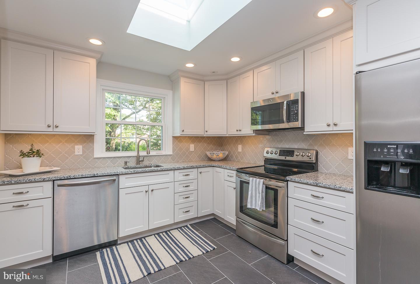 305 Canterbury Road Havertown, PA 19083 - Photo 7 of 26