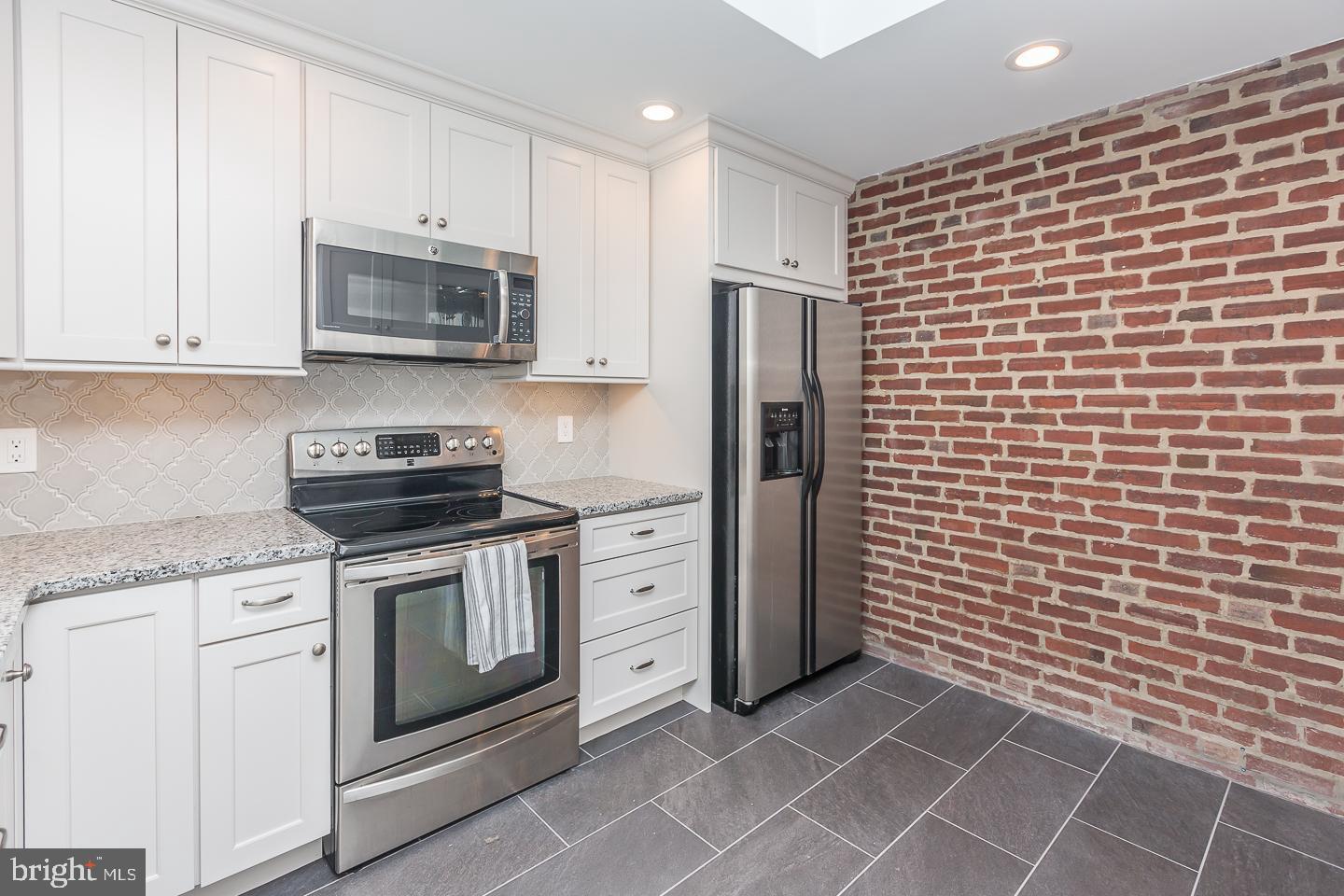 305 Canterbury Road Havertown, PA 19083 - Photo 9 of 26
